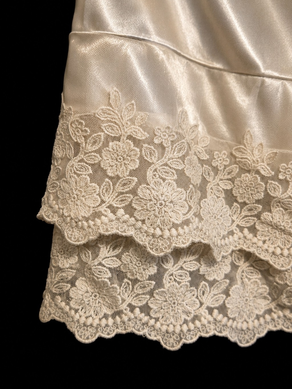 Vintage Cream Satin Midi Skirt with Lace Trim - Picture 3 of 3